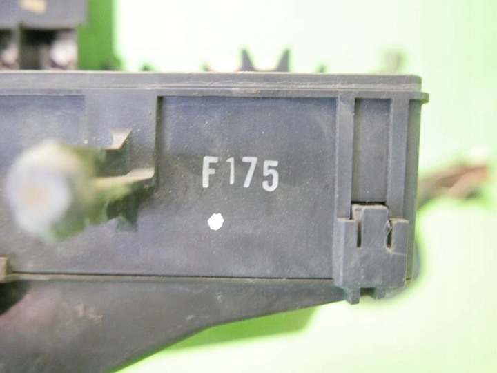 фото №6, Коробка запобіжників toyota yaris i fl 1.3 uk