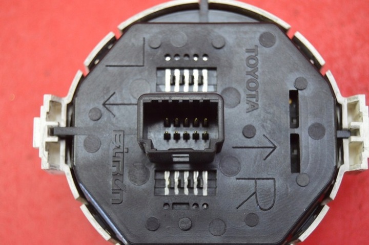 фото №6, Вимикач світла аварійних 83950-0d050a toyota yaris 3 iii 10-14