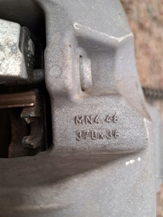 фото №5, Mercedes w254 glc amg зажимы перед тормозные колодки диски