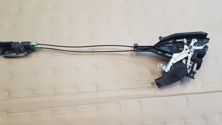 фото №1, Toyota corolla e12 02-06 замок двері праві зад