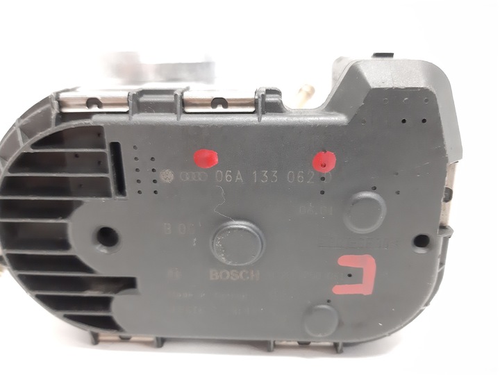 фото №5, Audi vw 2.0 8v дроссельная заслонка 06a133062d 0280750061
