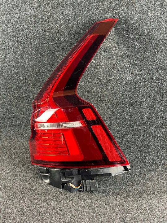 фото №1, Volvo v60 ii лампа права зад 32291359