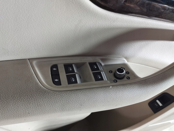 фото №13, Audi q7 2015-обшивки двері перед зад ліва права usa