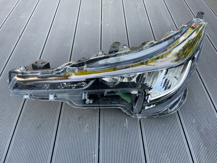 фото №9, Toyota corolla e21 лампа led ліва права комплект 8111002s60 8111502s60
