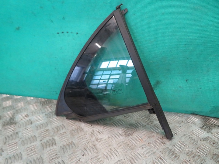 фото №1, Скло двері трикутна малий праві зад mercedes w176 2.2 17r