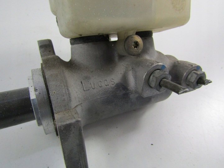 фото №8, Mercedes a w168 главный тормозной цилиндр 1,4 1,6 lucas a1684300201
