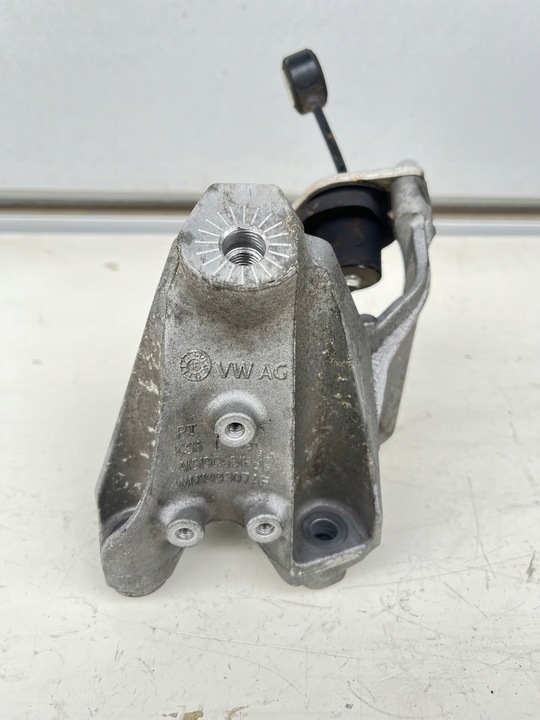 фото №1, Лапи двигуна vw audi a4 a6 c8 3.0 tdi 4m0199307af