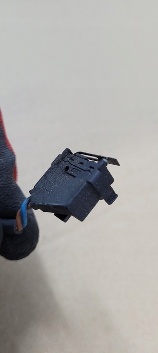 фото №7, Q5 8r a4 b8 мікровимикач замка перед штекер