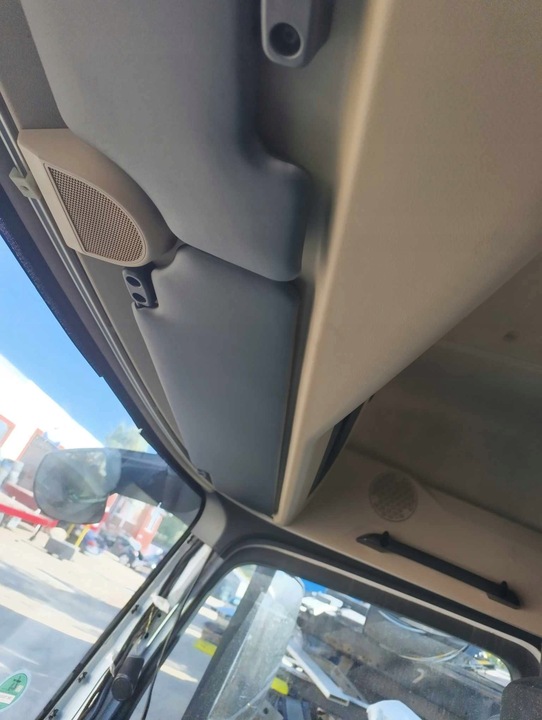 фото №2, Праві козирок захист сонцезахисна actros mp4 100 zł нетто