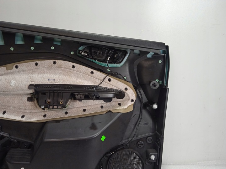 фото №10, Kuga mk2 рестайлинг боковина обивка дверь правые перед