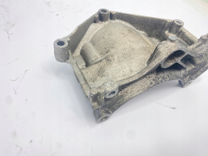 фото №10, Кронштейн крепление генератора mercedes w124 m111 e200 e220 220e 1111550135