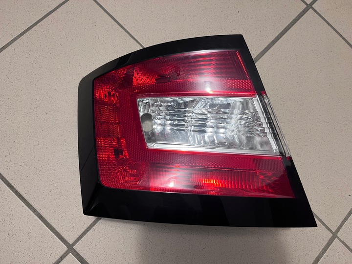 фото №1, Лампа задняя зад левая skoda fabia iii 3 hb 6v6