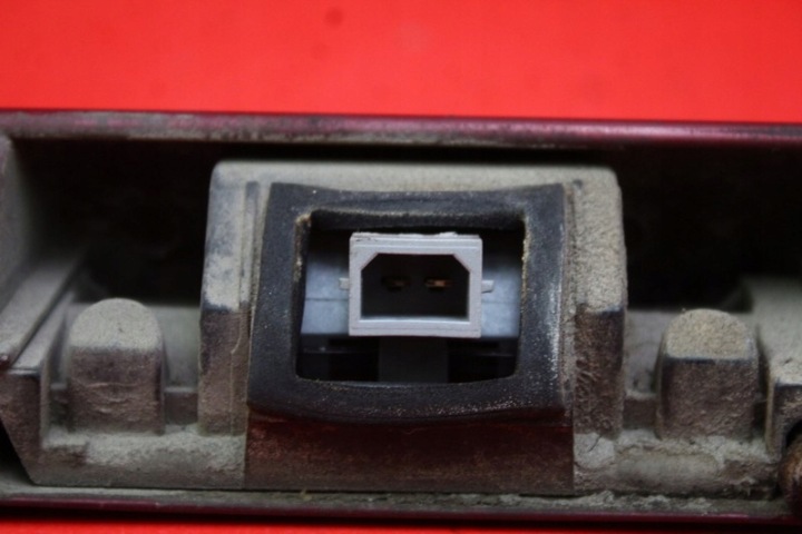 фото №10, Накладка кришки зад задня бордова 8d9827574 audi a3 8l 3d 96-00