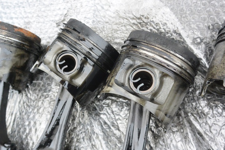 фото №4, Поршень шатун 2.8 td 4m40 номинал mitsubishi pajero delica 91-99