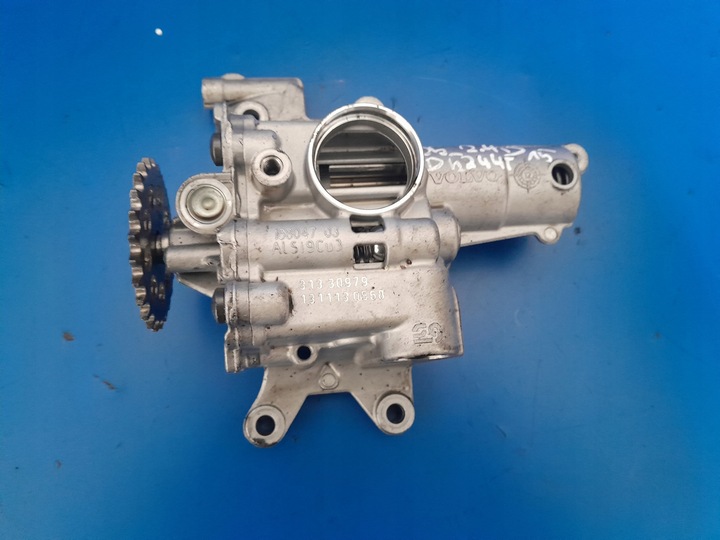 фото №1, Насос масла 3133979 volvo v70 2.4 d5 d5244t15