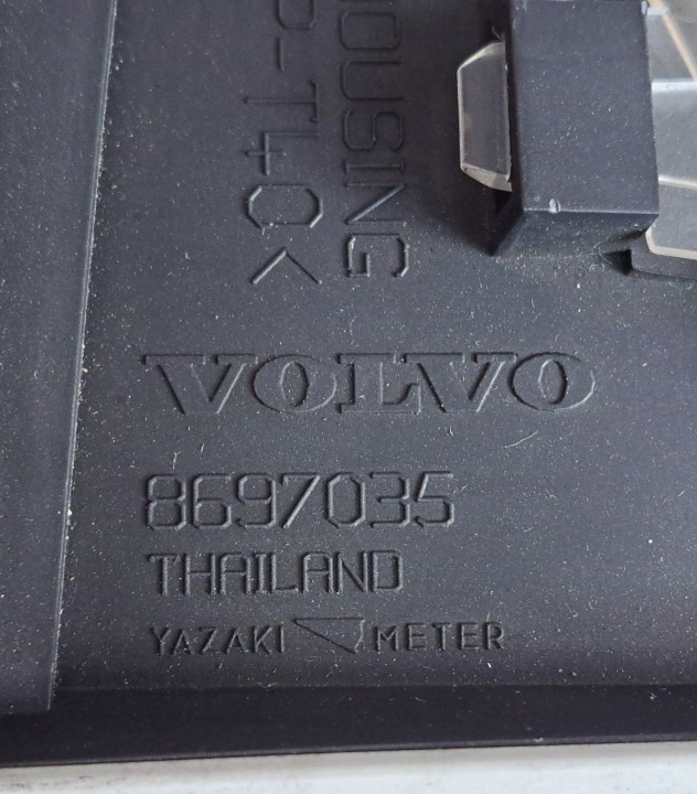 фото №7, Volvo v50 04-07 панель приборов 30669182