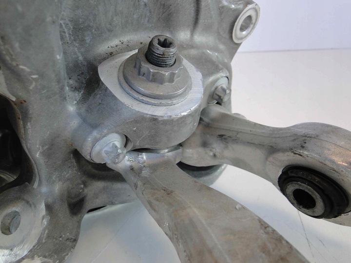 фото №13, Mercedes c w205 205 поворотна опора права + 2 важелі