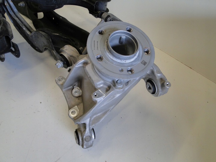 фото №14, Mercedes eqb 243 x243 w243 поворотна опора ступиця задня права