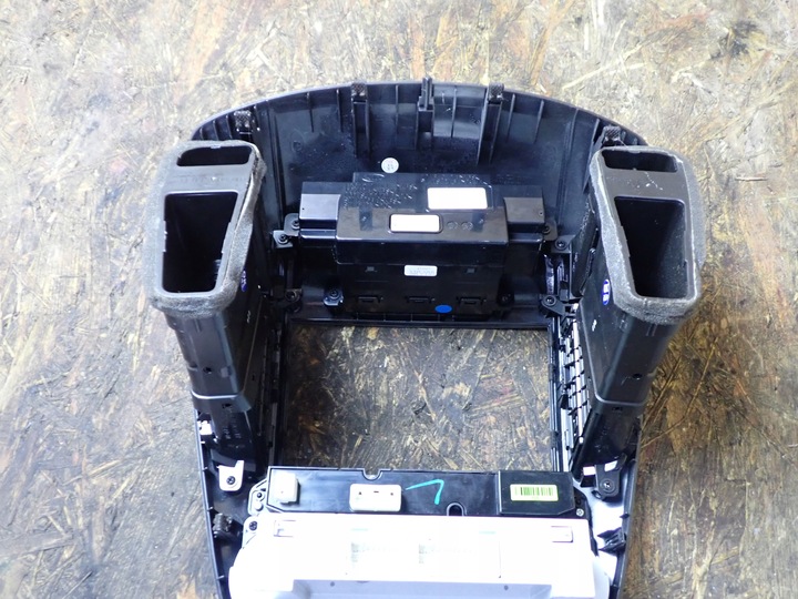 фото №8, Панель средний воздуховод кондиционер kia ceed ii 1,4 crdi 2014r hb 95710-1h700 8420