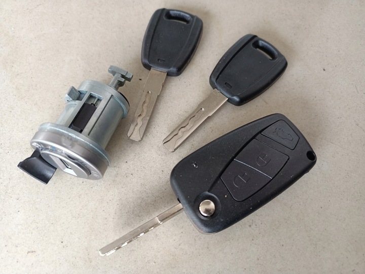 фото №11, Замок запалювання вкладка замок запалювання alfa romeo 156 2.5 3.2 gta