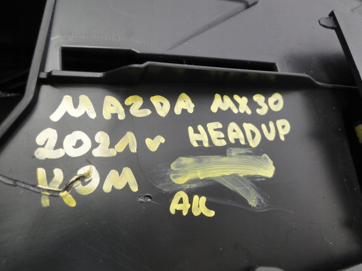 фото №14, Mazda mx30 mx-30 2021r торпедо консоль подушка оригинал !!!!