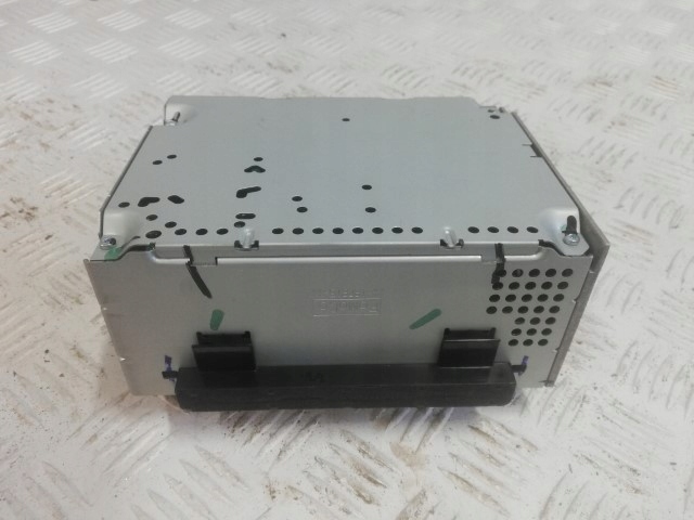 фото №1, Ford ka plus + радио g1b5-18c815-af