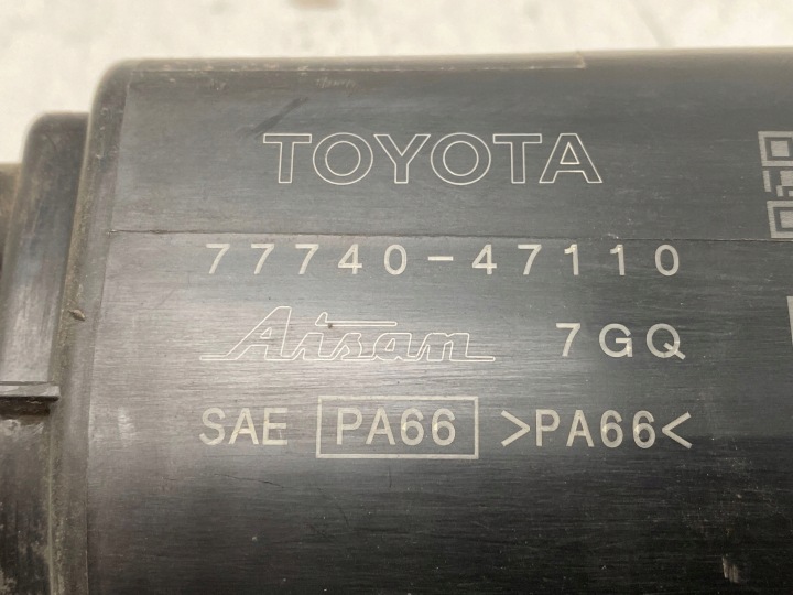 фото №8, 2018 toyota prius prime фильтр угольный 7774047110