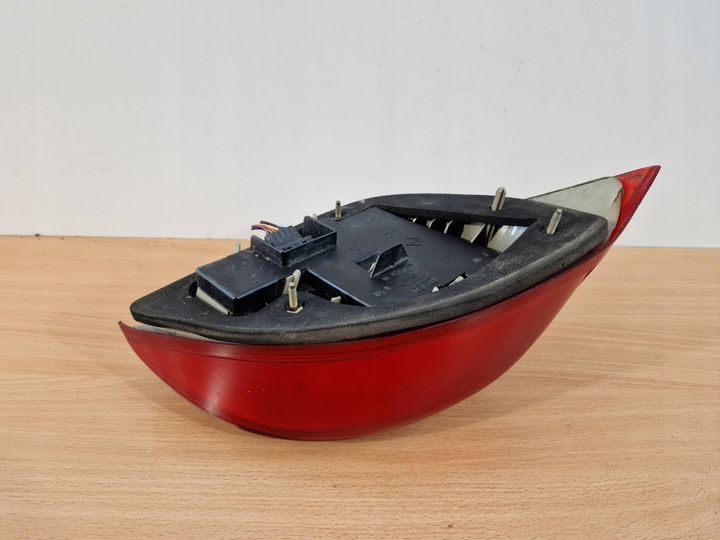 фото №13, Ford fiesta mk5 права лампа зад задня + вкладка org