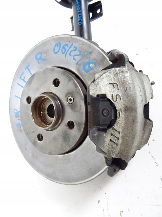 фото №16, Vw up рестайлінг 1.0 mpi амортизатор поворотна опора права 1s0413031c 1s0407256d