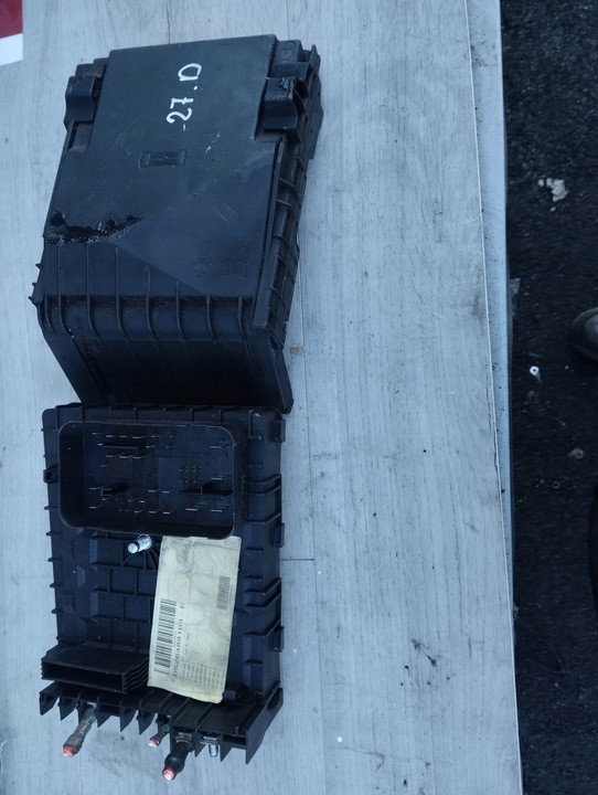 фото №6, Коробка запобіжників volkswagen touran i 2.0 tdi 1k0937800p