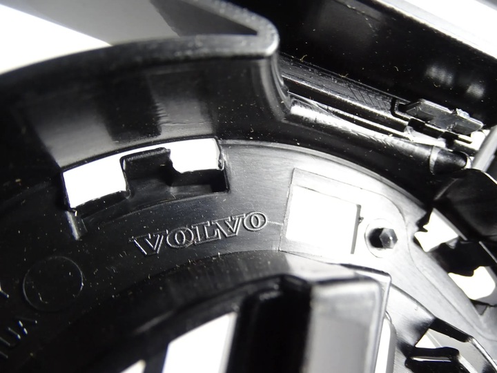 фото №8, Решётка радиатора volvo xc60 ii 31457465 31479498