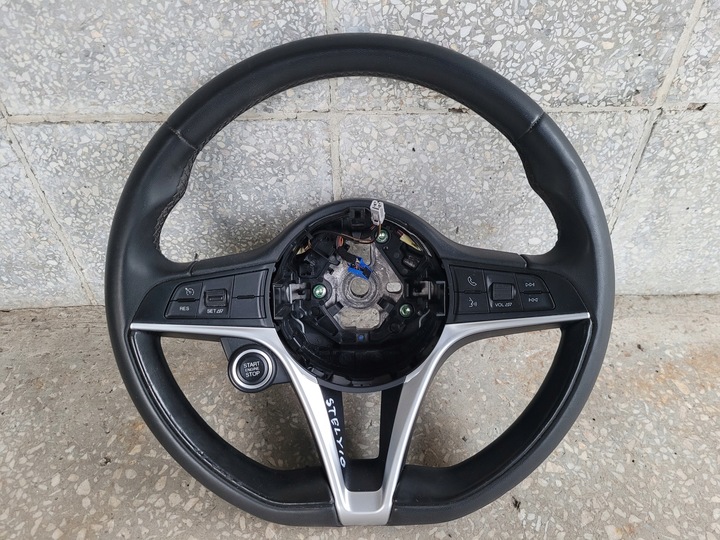 фото №1, Руль alfa romeo stelvio