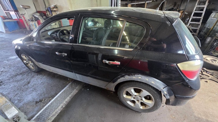 фото №13, Opel astra h 3 iii 1.6 pas фара решітка лампи бампер радіатор z20r комплект
