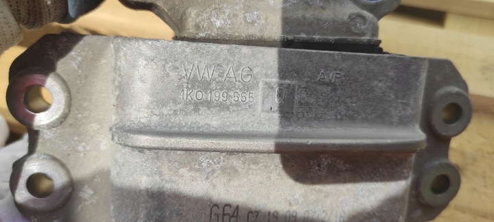 фото №6, Подушка коробки seat altea 2.0 tfsi 1k0199555q