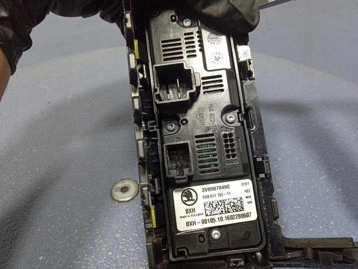 фото №7, Skoda superb iii 15- панель кондиціонера зад задній 3v0907049c