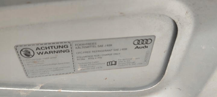 фото №12, Audi a4 b8 08r капот крышка двигателя лак lx7w 08-11r красивая