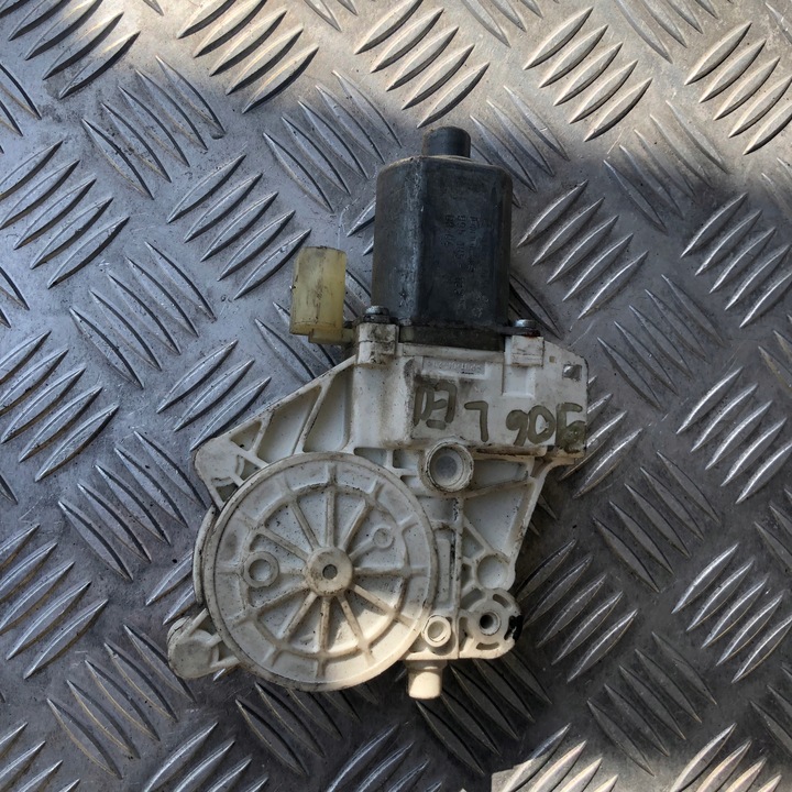 фото №1, Двигунчик скла лівий перед sprinter a0068205442