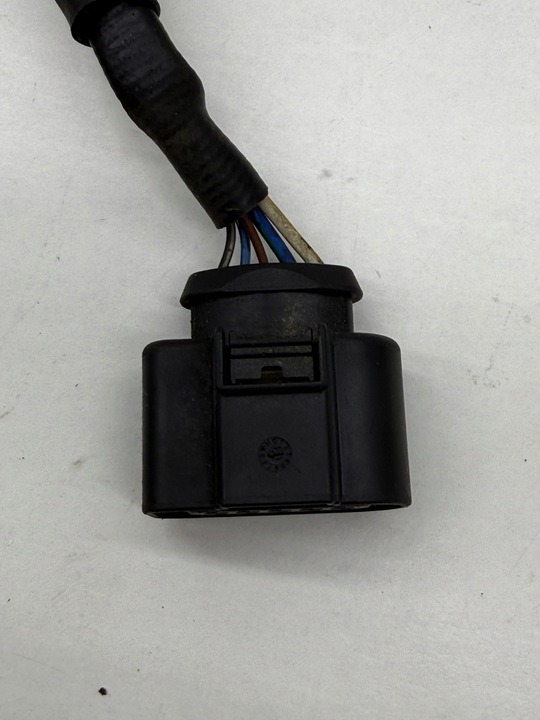 фото №7, Audi volkswagen seat skoda штекер разъём соединитель + шланг 8k0973705