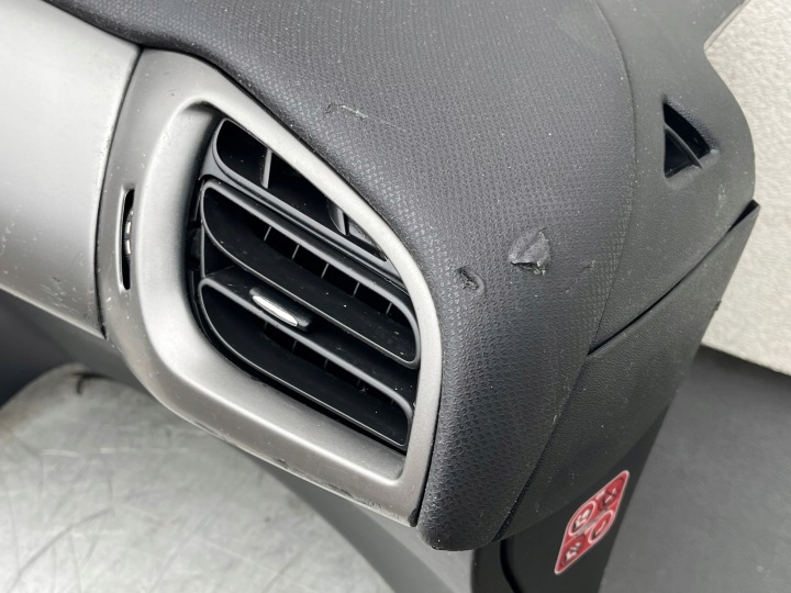 фото №5, Торпедо консоль подушка пассажира citroen c3 ii 09-16