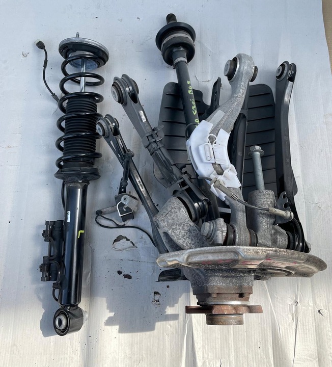 фото №1, Підвішування задні ліві амортизатор поворотна опора важіль bmw 5 g30