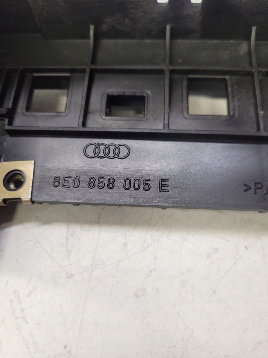 фото №7, Корзина 1 din audi a4 b6 b7 оригинал 8e0858005e