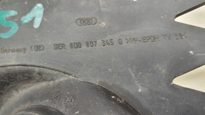 фото №8, Audi a4 rs4 b5 решётка бампера передней перед 8d0807345q