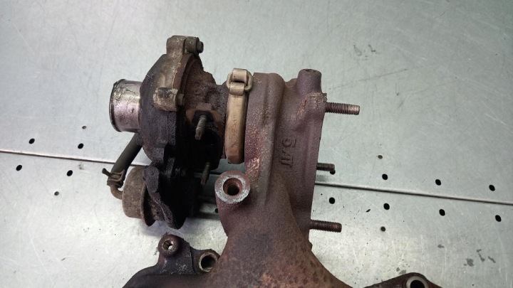 фото №4, Turbo компрессор toyota yaris i 04r 1.4 d4d 17201-33010