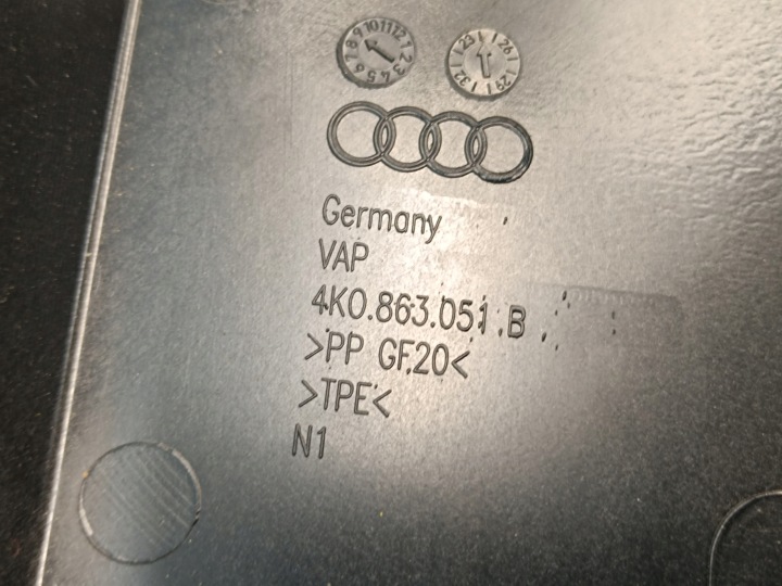фото №9, Audi a6 c8 рестайлинг avant 2,0 tdi 150kw 2025 r защита консоли 4k0863051b