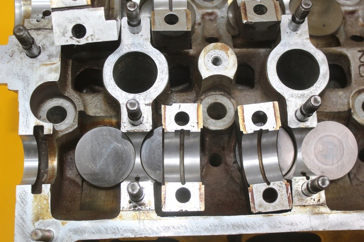 фото №7, Головка левая audi s6 c4 a4 a6 a8 4.2 b 077103373d