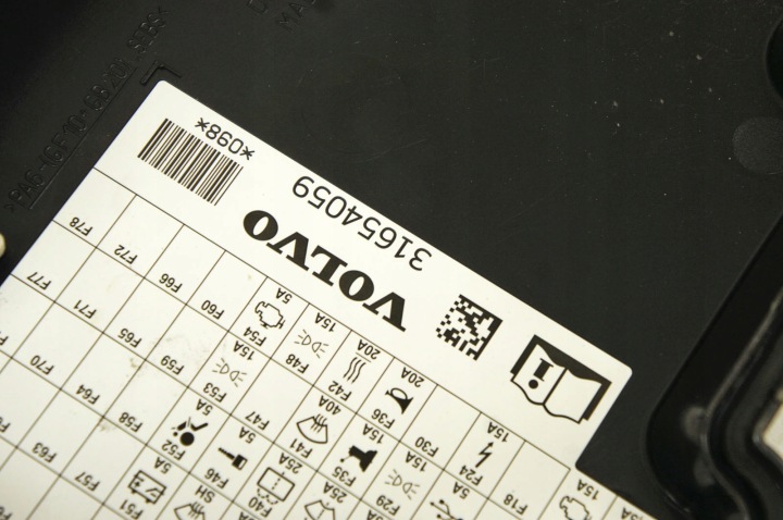 фото №6, Qs258 volvo v90 16- крышка предохранителей 31654059
