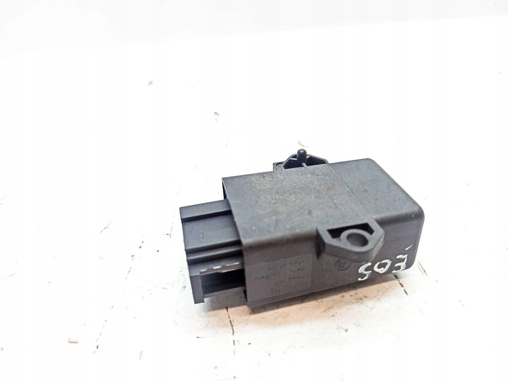 фото №11, Volkswagen eos 2010 перед сторона левая модуль / реле подогрева сиденье