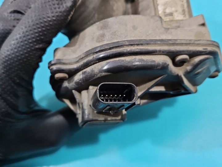 фото №8, Дроссельная заслонка ford focus mk2 vp4f9u-9e928-ba 1.4 16v