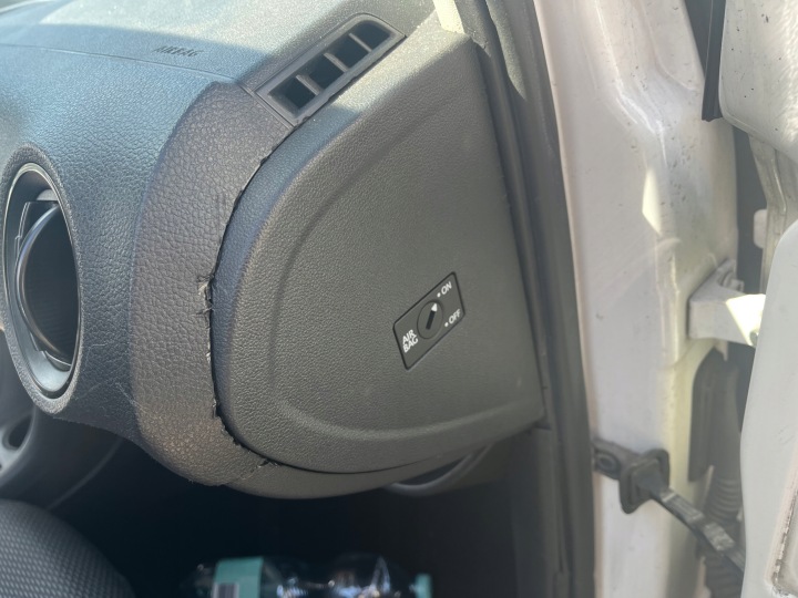 фото №14, Seat mii pulpit консоль торпедо раздаточная капот комплект ремней i подушек