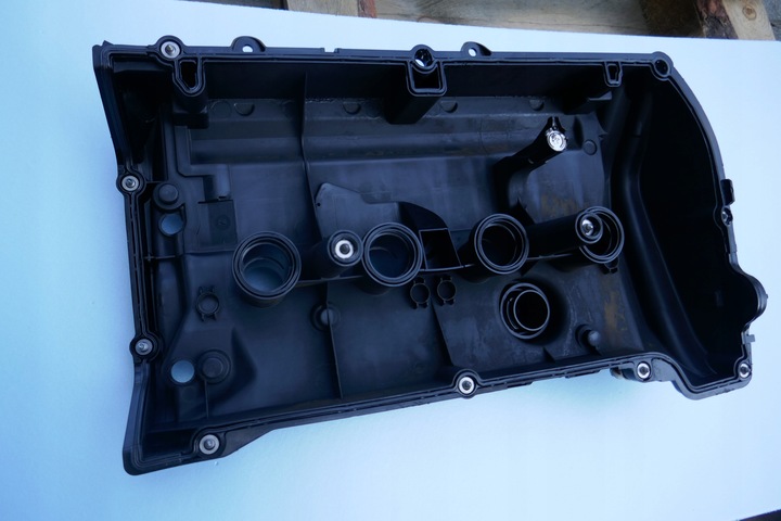 фото №7, Крышка клапанов 7601863 bmw mini 1.4 1.6